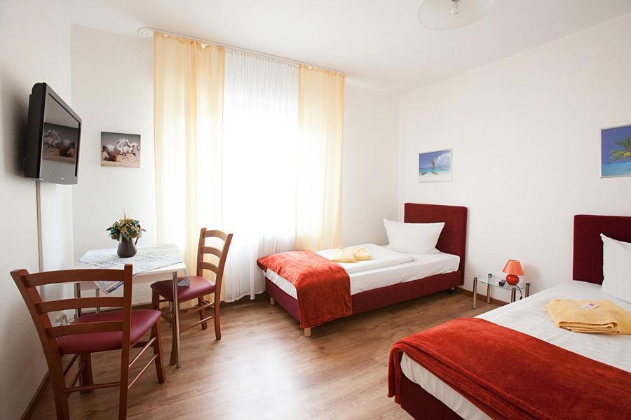 Pension Jasmin Pforzheim Dış mekan fotoğraf